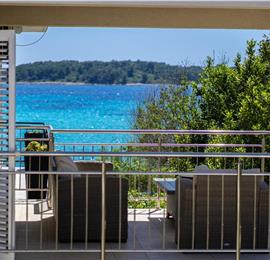 6 Bedroom Beachfront Villa with Heated Pool near Vela Luka on Korcula Island, Sleep 12